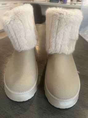 Women's Faux Fur Cuff Ankle Boots - Cream